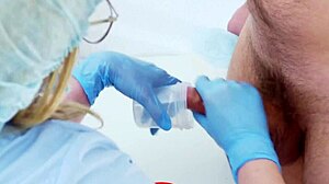 Legens hansker hjelper ham å identifisere en prostata-melking-økt