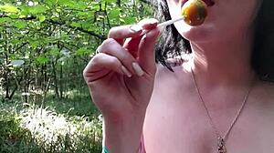 Cipap yang juicy mendapat jari hingga orgasme dalam video definisi tinggi