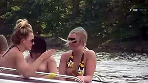 נערה קטנה מתגרשת על סירה בסרטון HD