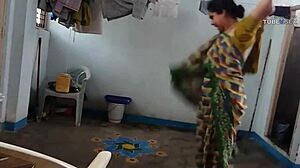 Amatørindisk par nyder udendørs sex i høj opløsning