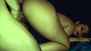 Adolescenta amatoare primește sex anal și oral de la iubitorul de penisuri mari