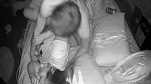 Amateur-Stiefmutter erwischt ihre Schwägerin beim Betrug vor versteckter Kamera