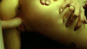 Vídeo de fetiche anal en HD con estrellas porno adolescentes australianas