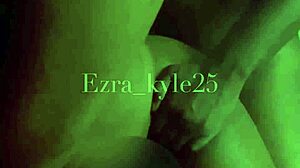 Bodybuilder Ezra Kyle blir rövknullad av sissy femboy i badrummet