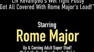 Rome Majors gir en sjenerøs belastning til sin fuktige og stramme fitte etter en håndjobb og deepthroat