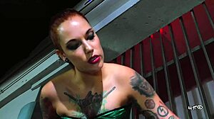 Η Silvia Rubis διδάσκει τη Melissa με έντονο μαστίγωμα στο BDSM