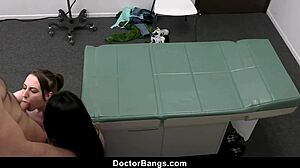 Sheena Ryder hjelper legen med å tilfredsstille en kuksugende pasient - Tristan Summers