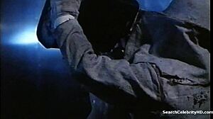 아름다운 포르노 배우 Johanna Brushays의 야생적인 1980 홈 섹스 장면