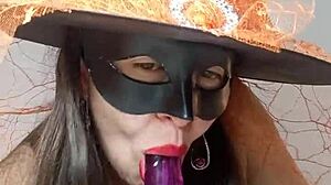 El fetiche de brujas de Halloween de mis vecinos toma un giro caliente con sus videos amateurs